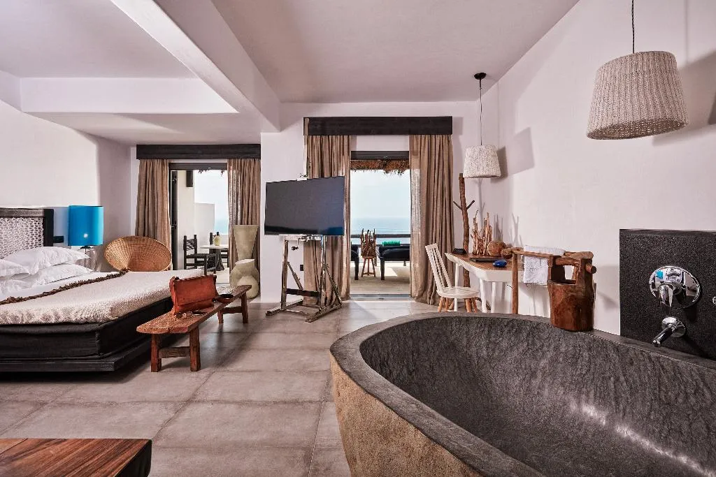 SUITE WITH JACUZZI Room, Myconian Utopia Relais & Chateaux, Mykonos