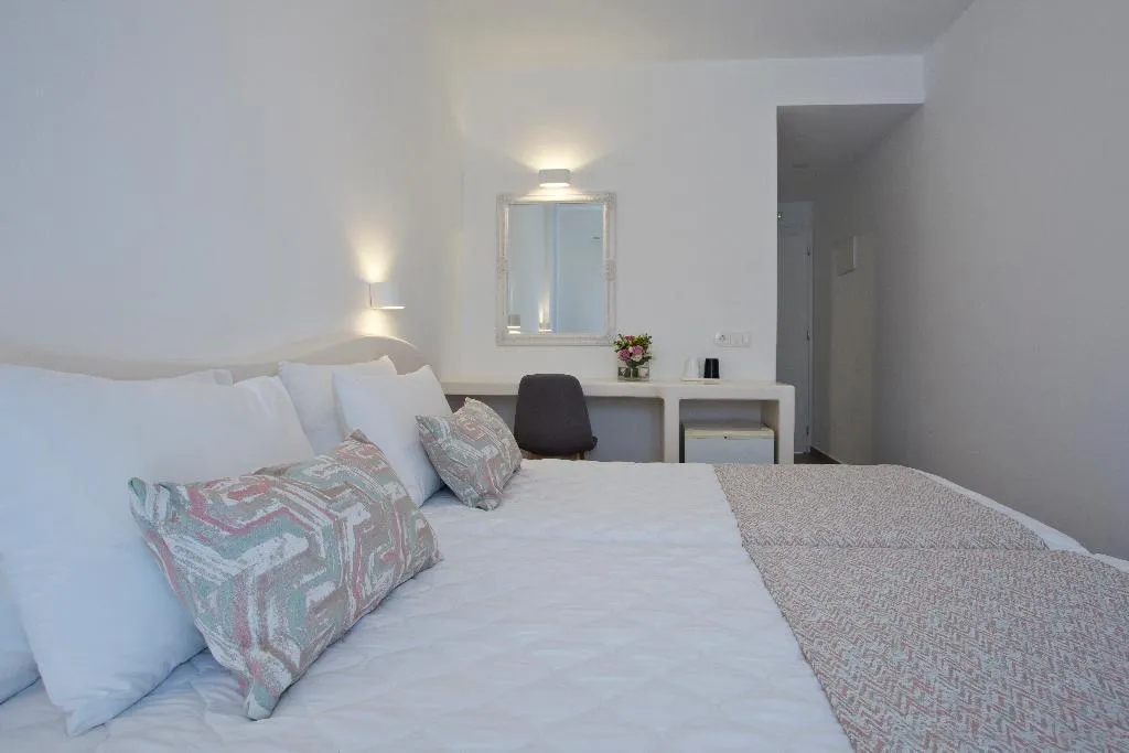 Double or Twin STANDARD Room, Alexandra, Santorini