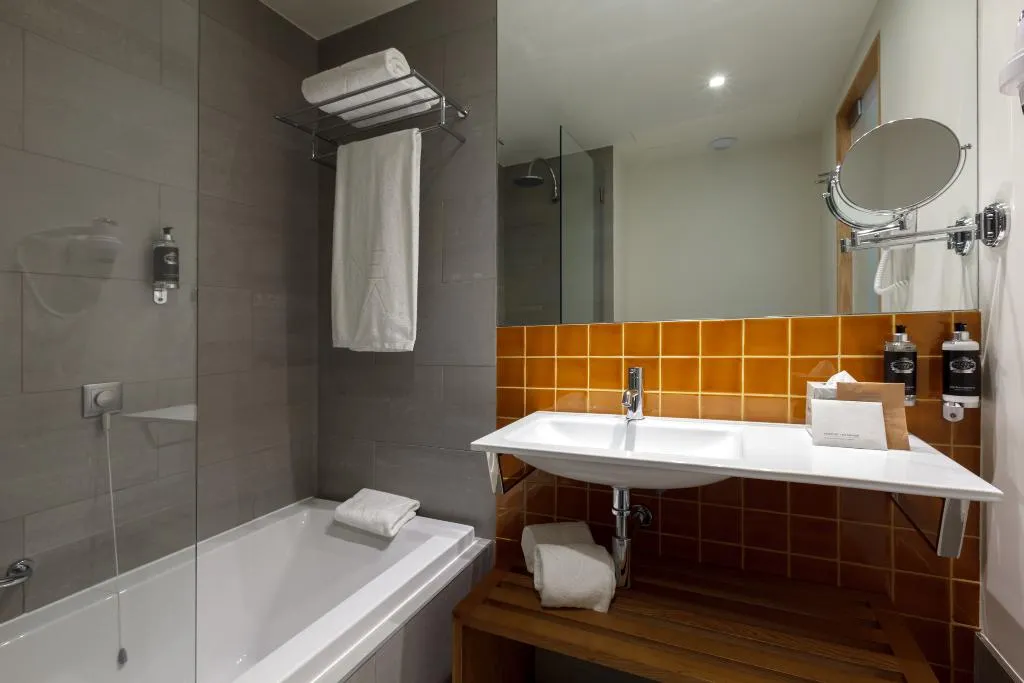 TWIN SUPERIOR RIVER VIEW Room, Neya Porto Hotel, Porto