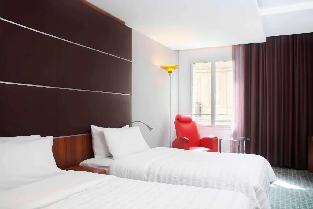 TWIN DELUXE Room, Le Meridien Barcelona, Barcelona