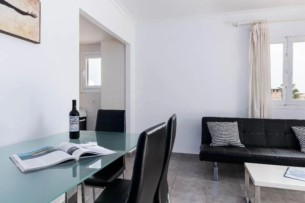 APARTMENT TWO BEDROOMS WITH TERRACE Room, Acapulco Apartments, Majorca
