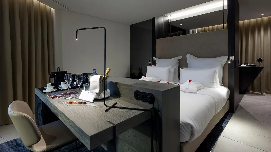 DOUBLE DELUXE PREMIUM Room, Porto Royal Bridges Hotel, Porto