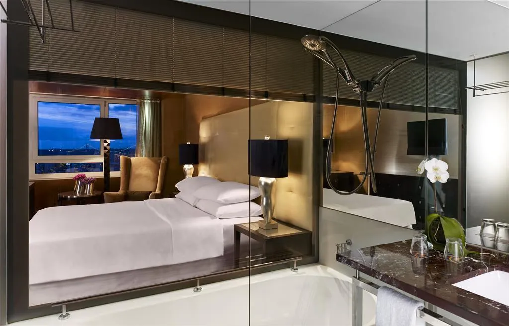 Room, Sheraton Lisboa Hotel & Spa, Lisbon