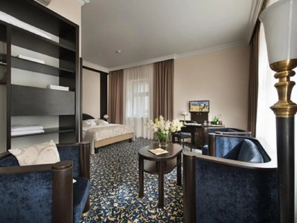 TRIPLE STANDARD Room, EA Hotel Royal Esprit, Prague