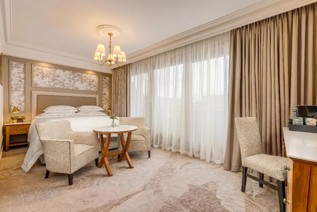 Room, Brooks, Dublin