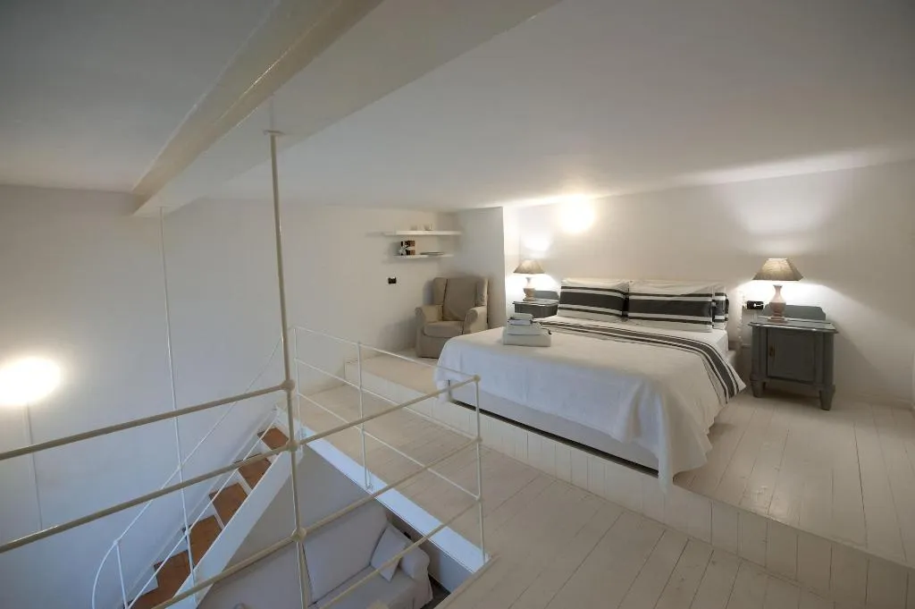 Room, Thea Monza, Milan