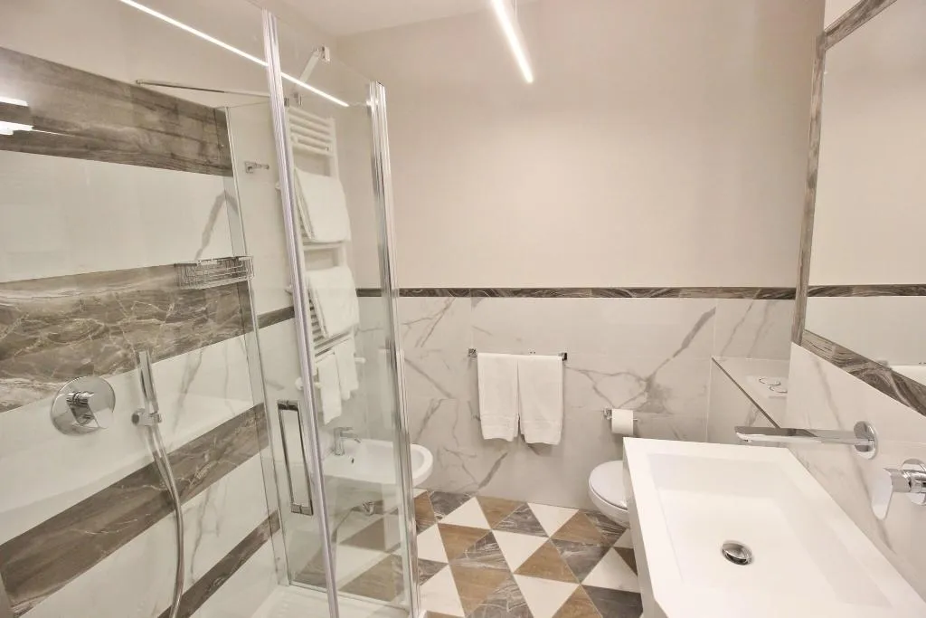 DOUBLE EXECUTIVE KING BED Room, Albergo Abruzzi, Rome