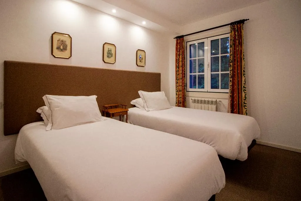 CHALET CAPACITY 4 TWO BEDROOMS Room, Quinta Santo Antonio Da Serra, Madeira