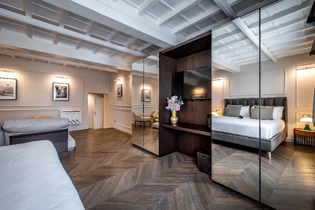 JUNIOR SUITE RIVER VIEW Room, Palazzo Alfieri, Florence