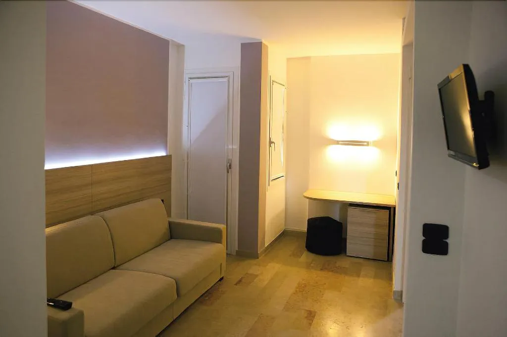 Room, Santa Lucia, Venice