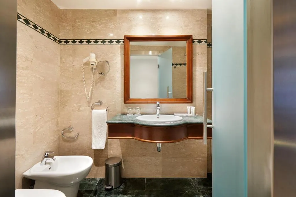 DOUBLE SINGLE USE STANDARD Room, Exe Mitre, Barcelona