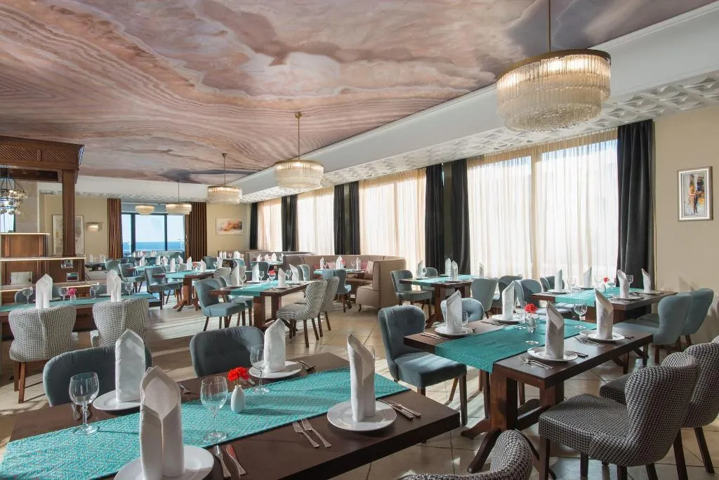Restaurant, Palace Hotel-All Inclusive in Sunny Day Resort, Varna