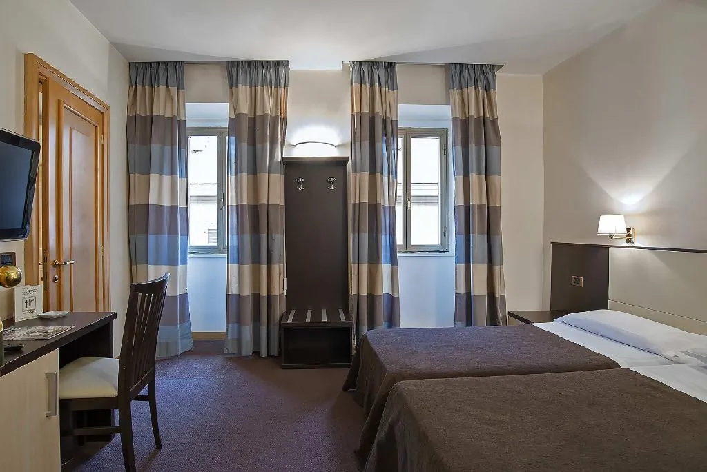 DOUBLE SINGLE USE STANDARD Room, Tritone, Rome
