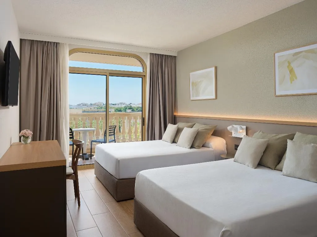TRIPLE STANDARD Room, Ponient Dorada Palace by PortAventura World, Costa Dorada