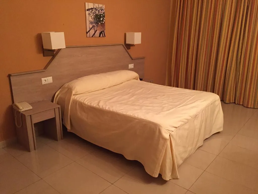 DOUBLE STANDARD Room, Manzanares, Madrid