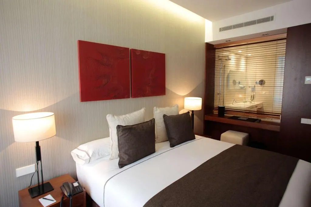 Room, Carris Porto Ribeira, Porto