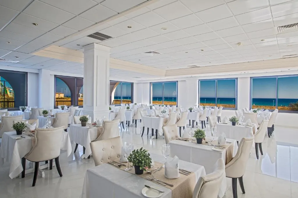 Restaurant, Nelia Sea Breeze, Cyprus