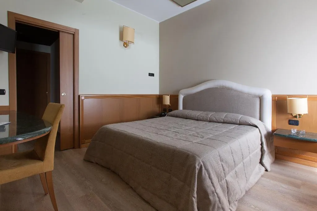 DOUBLE STANDARD Room, Airport Motel Malpensa, Milan