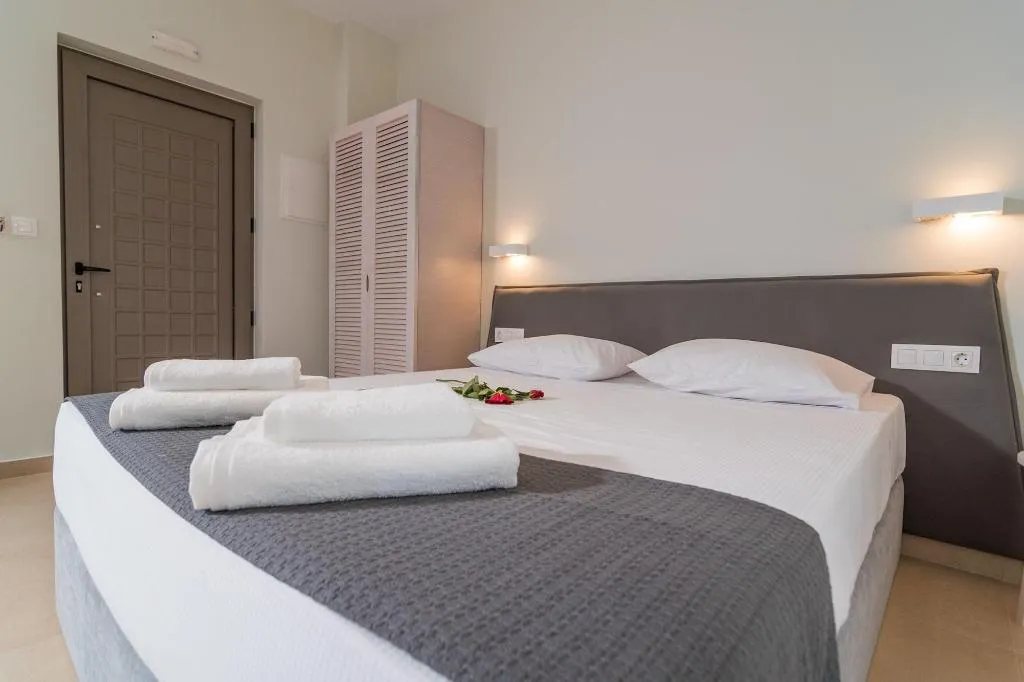 Room, Blue Horizon, Crete