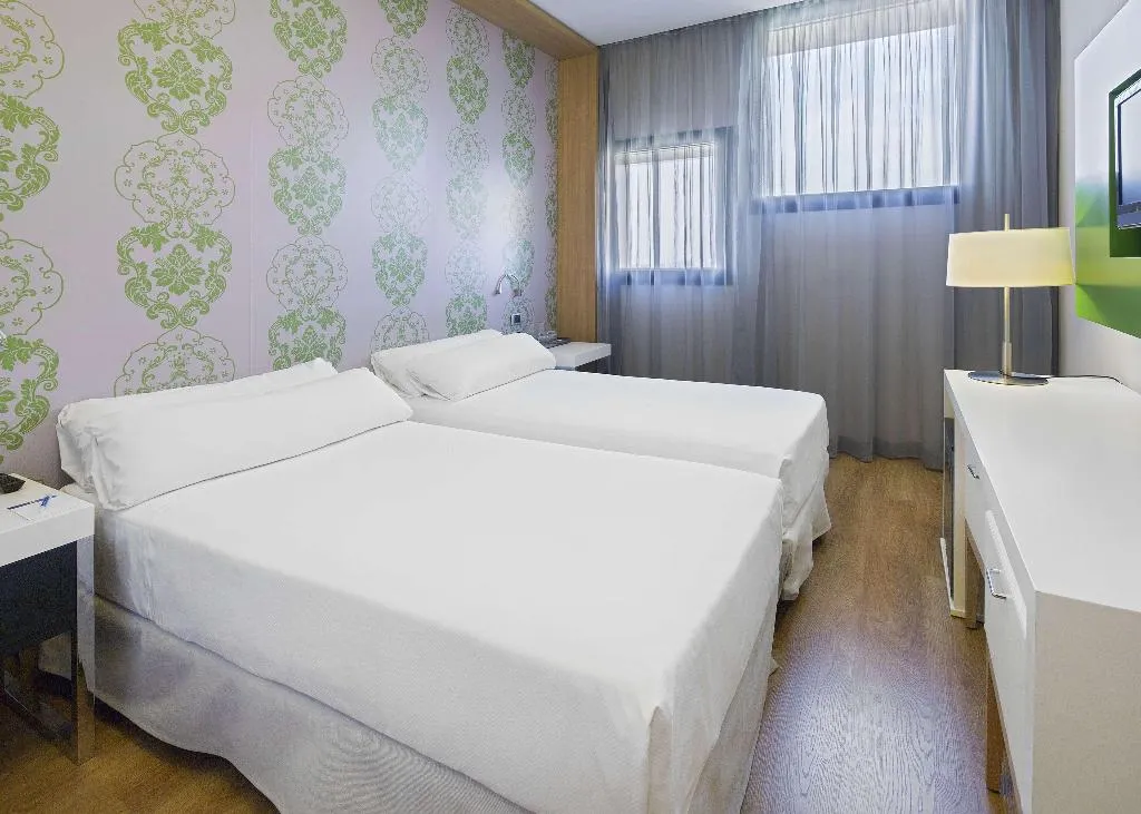 Room, NH Milano Fiera, Milan