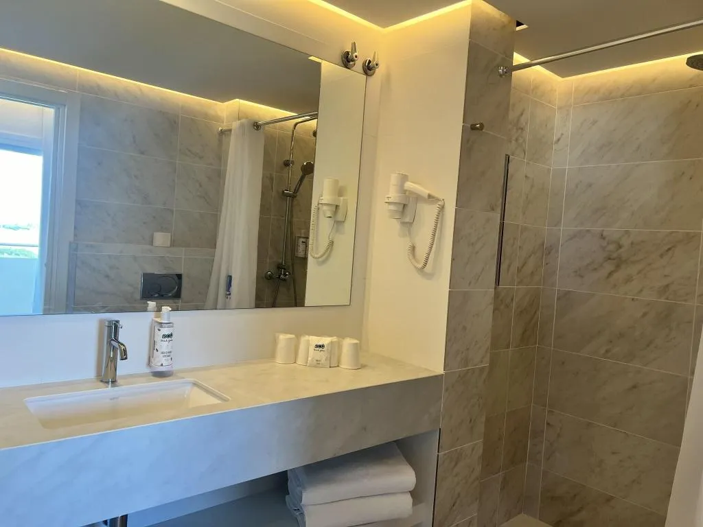 FAMILY ROOM COMFORT SEA VIEW Room, Aromar, Costa Brava