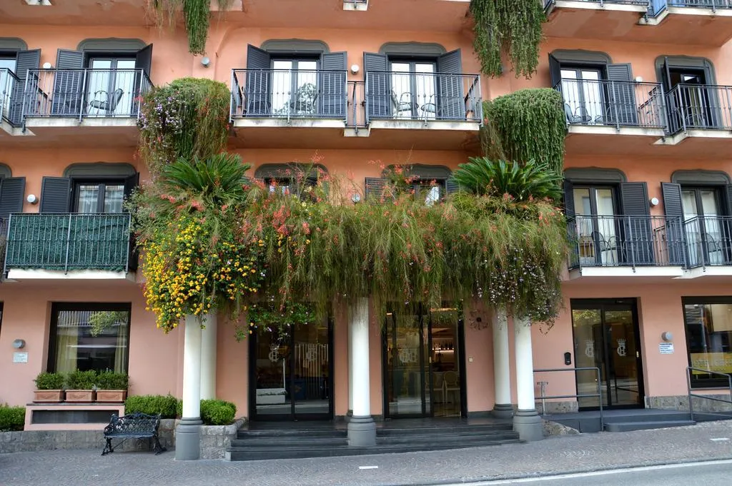 General view, Hotel Central, Naples
