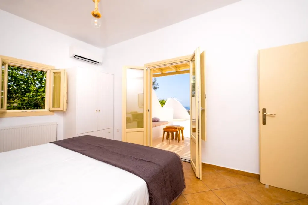 VILLA WITH PRIVATE POOL Room, White Orchid Villa, Santorini