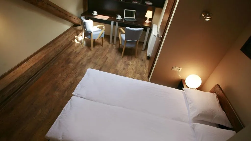 Room, Dom Turysty - Pokoje Goscinne, Krakow
