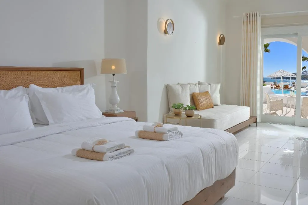 JUNIOR SUITE WITH JACUZZI Room, Nissaki Boutique Hotel, Mykonos