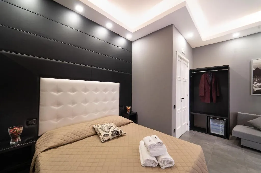Room, Royal Art House H Duomo (Albergo diffuso), Naples