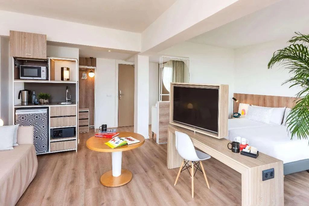 SUITE SEA VIEW Room, Innside by Melia Alcudia, Majorca