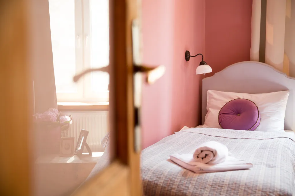 APARTMENT CAPACITY 6 TWO BEDROOMS Room, Antique Apartments Plac Szczepanski, Krakow