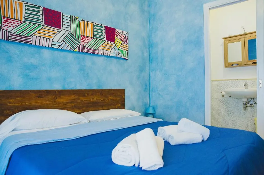 Room, Matlis, Alghero