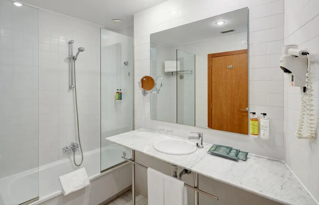 TRIPLE CLASSIC Room, Sercotel Sabadell Arrahona, Barcelona