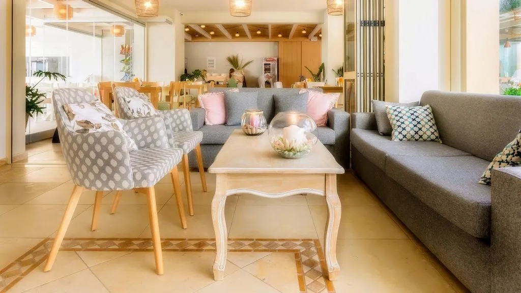 Lobby, Pela Sofia, Crete
