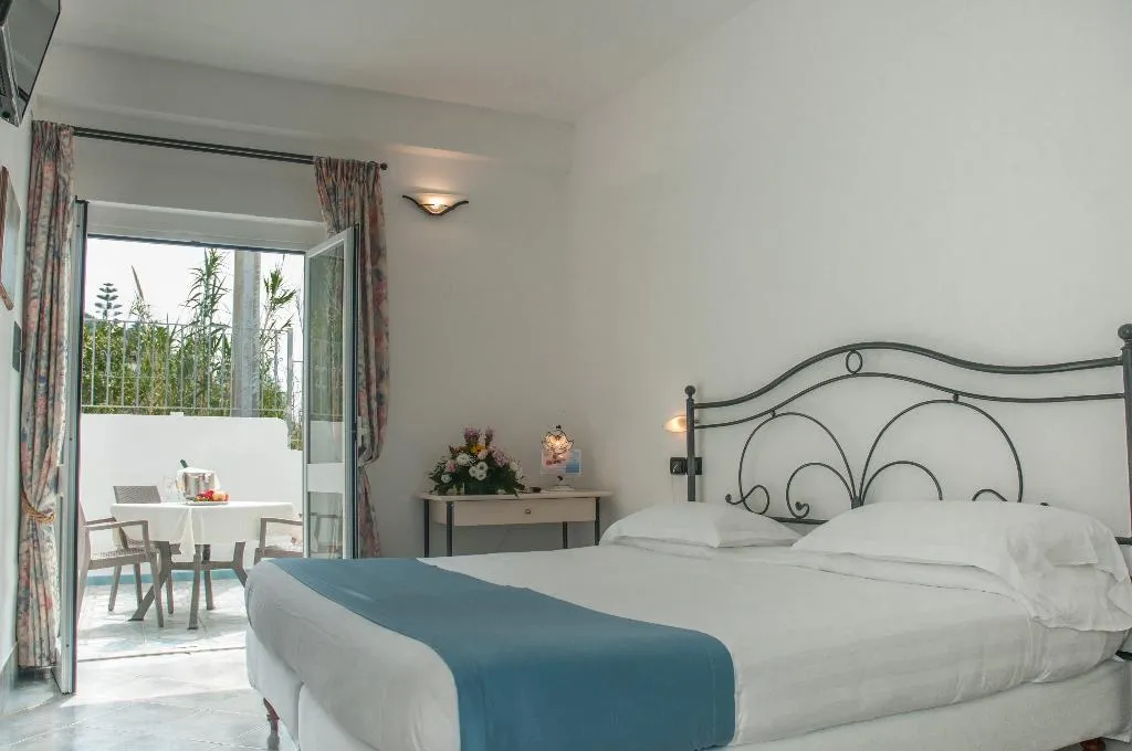 DOUBLE STANDARD Room, Borgo Romantica Resort & SPA, Naples