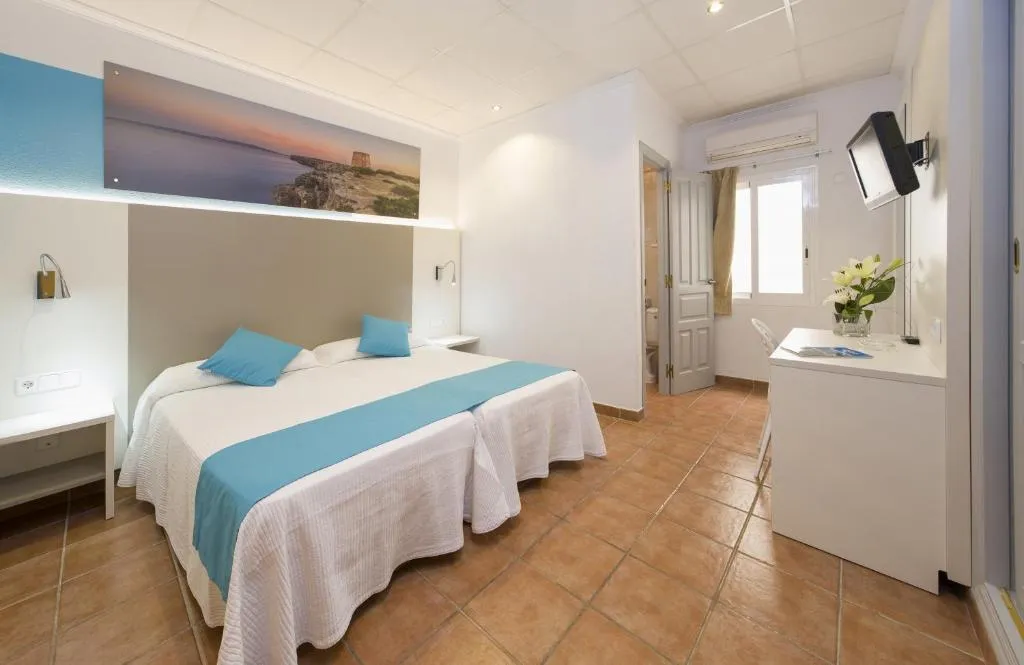 Double or Twin SUPERIOR Room, Hostal Adelino, Ibiza
