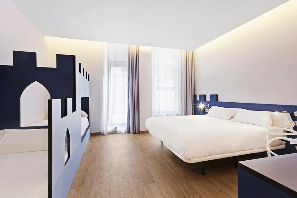 FAMILY ROOM STANDARD Room, B&B HOTEL Madrid Fuenlabrada, Madrid