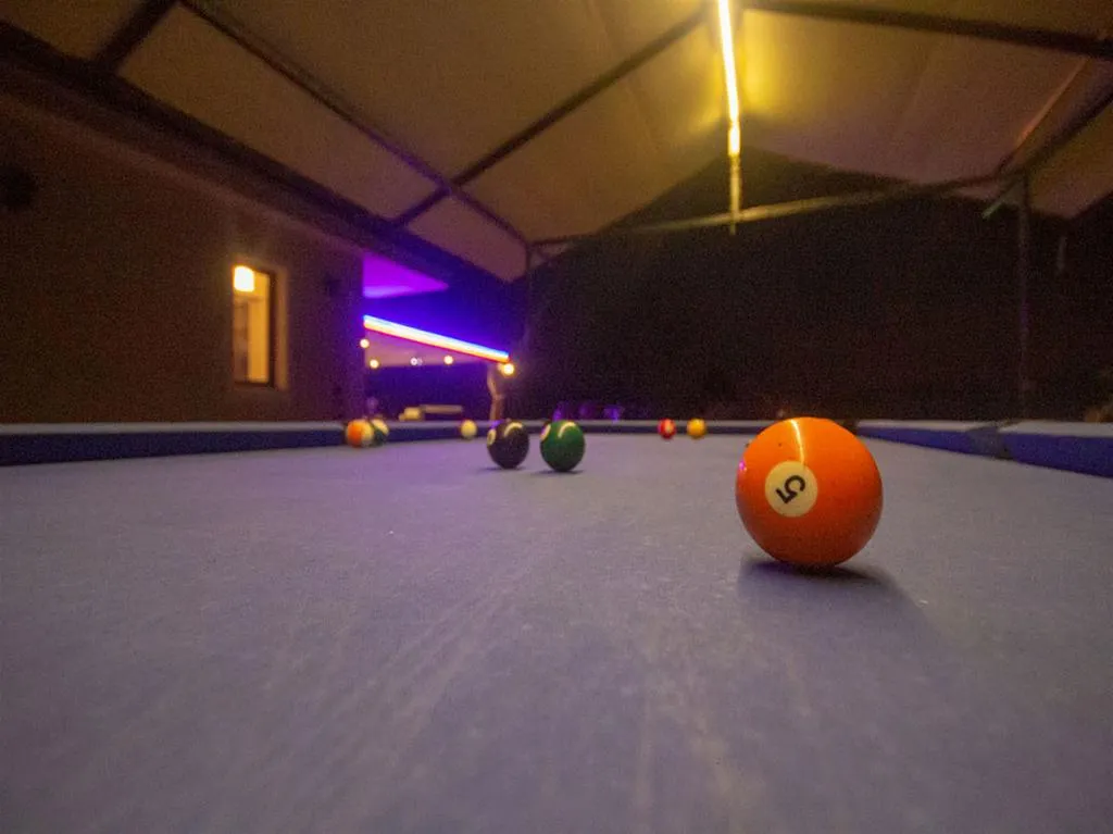 Pool, Greenland, Dalaman