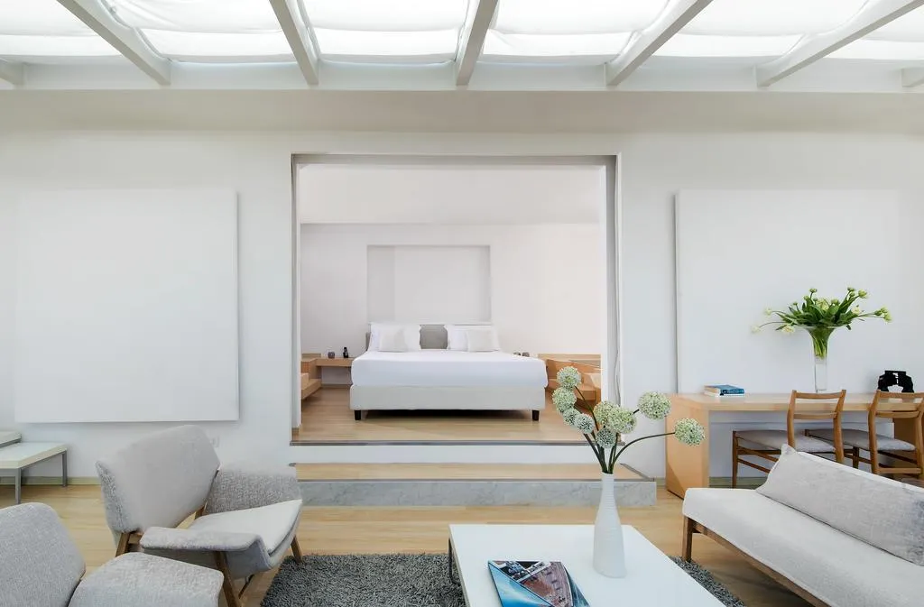Room, Conca Park, Naples