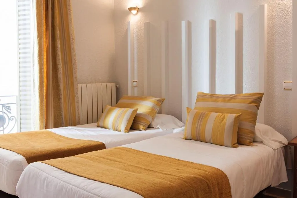 Room, Josefina Hostal, Madrid