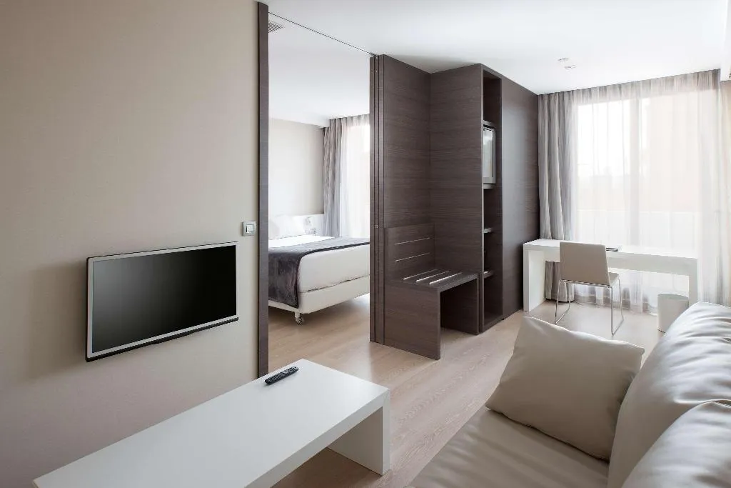 JUNIOR SUITE STANDARD Room, NH Castellón Mindoro, Valencia