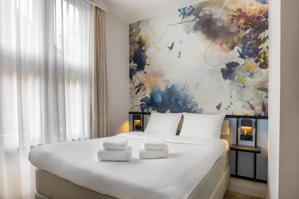 DOUBLE STANDARD Room, Dutch Design Hotel Vondelpark, Amsterdam