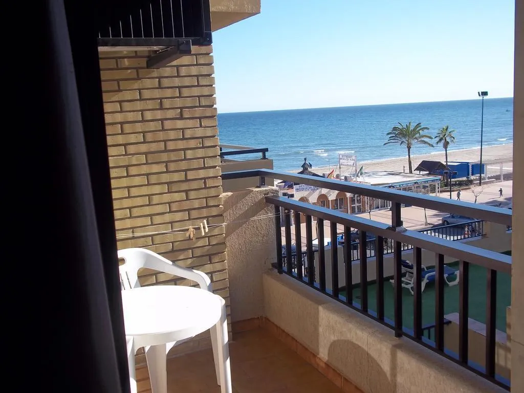 APARTMENT CAPACITY 4 ONE BEDROOM Room, Ronda IV, Costa Del Sol