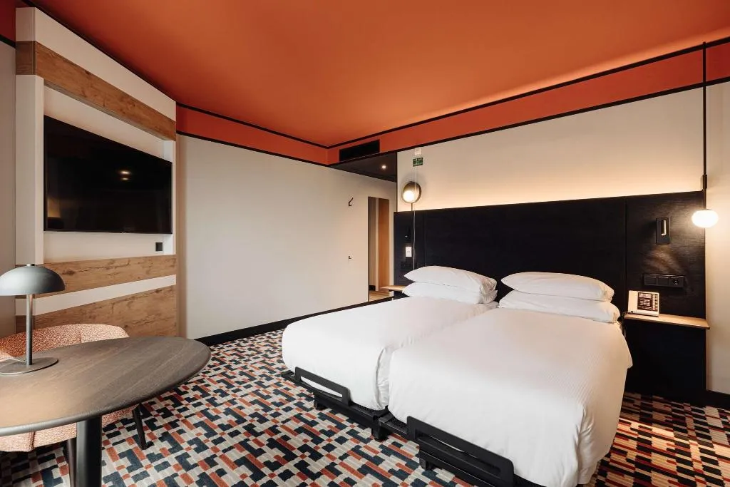 Room, DoubleTree by Hilton Amsterdam Centraal Station, Amsterdam