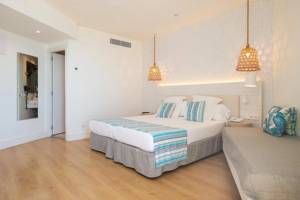 DOUBLE DELUXE SEA VIEW Room, Leonardo Royal & Suites hotel Ibiza Santa Eulalia, Ibiza