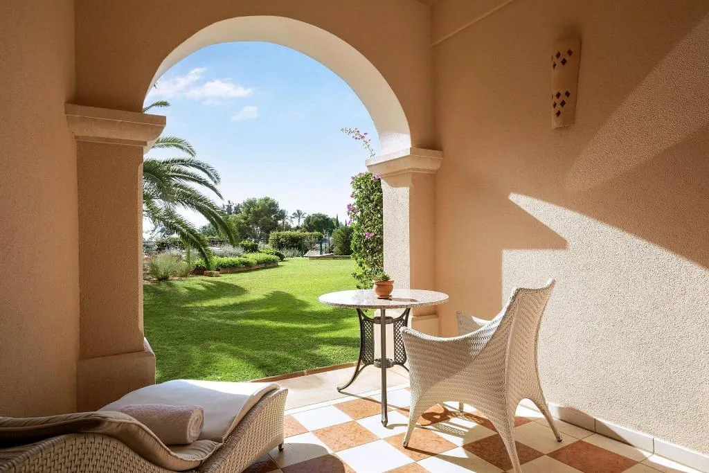TWIN GRAND DELUXE Room, The St. Regis Mardavall Resort, Majorca