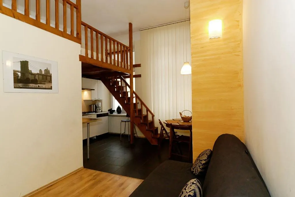 STUDIO CAPACITY 3 Room, P&J Tourist Apartments, Krakow