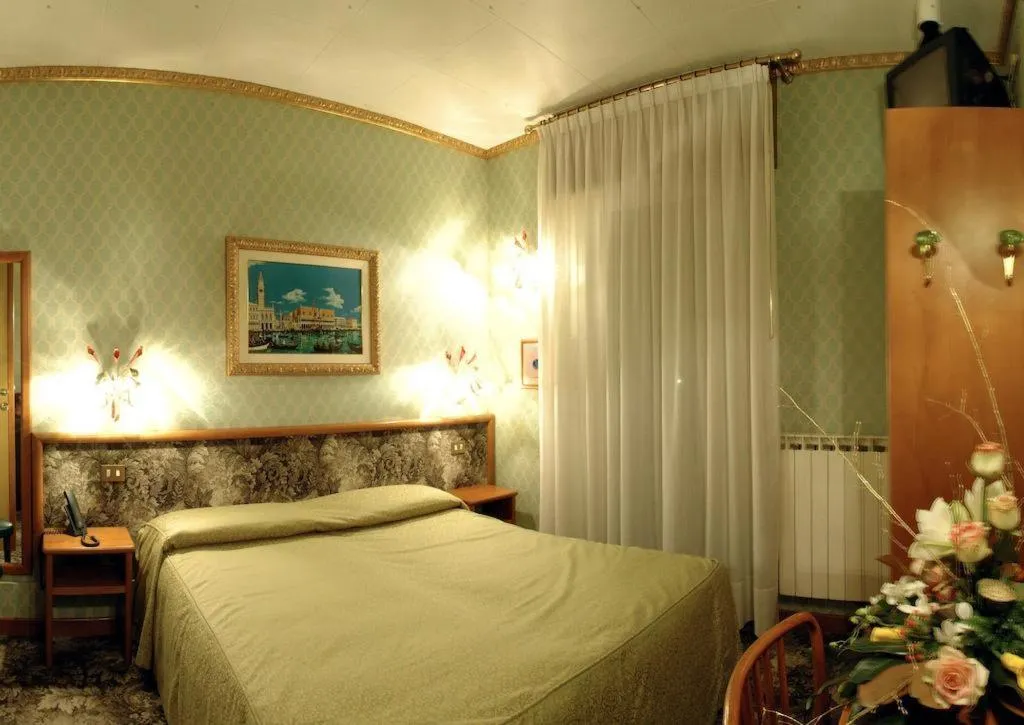 DOUBLE STANDARD Room, Venezia Hotel, Venice