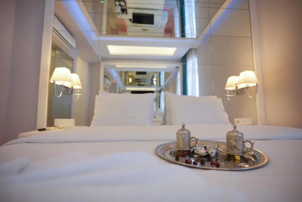 DOUBLE DELUXE WITH BALCONY Room, By Cemil Boutique Hotel, Antalya